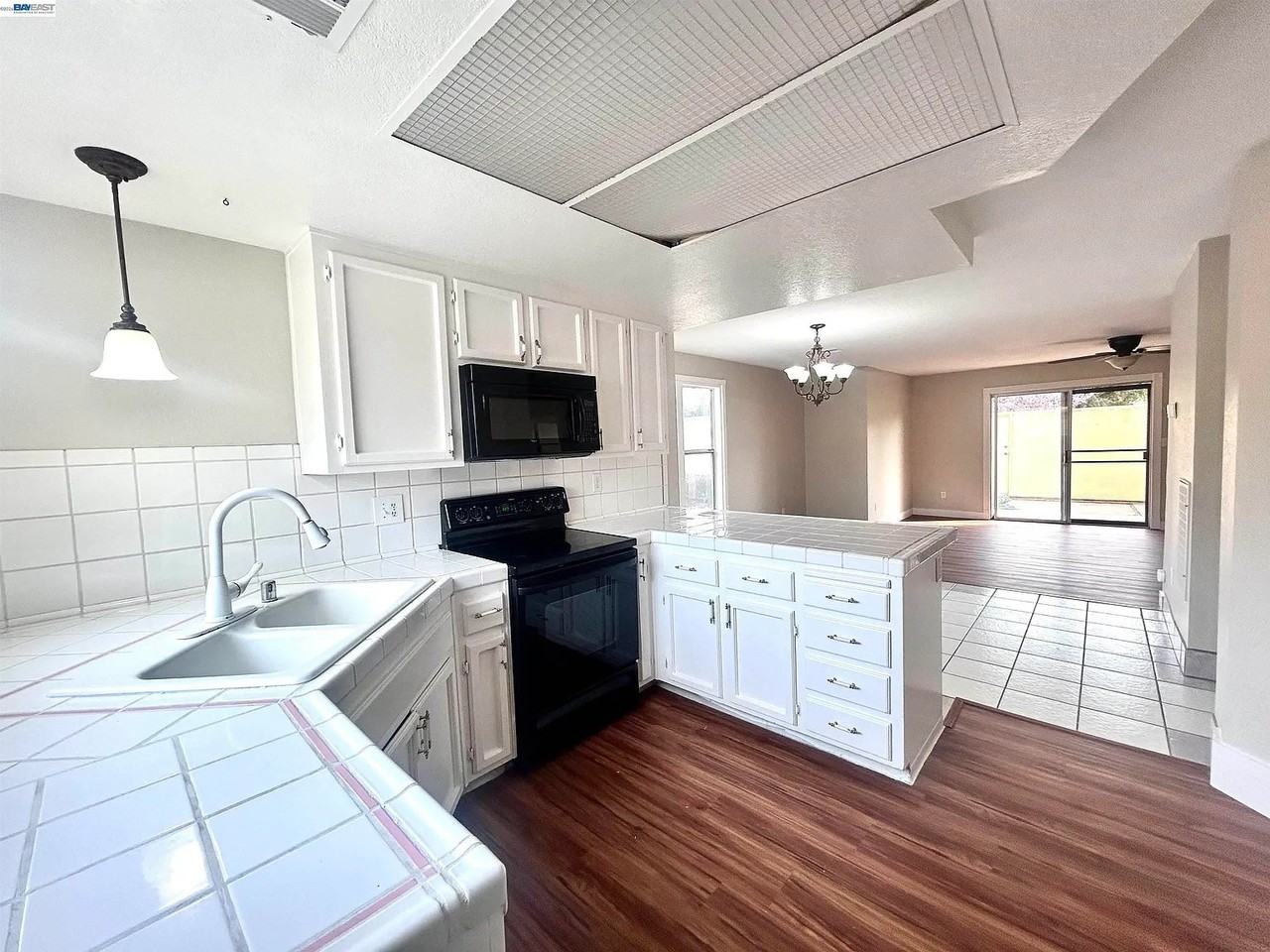 3148 Andre Ln - Photo 3 of 6