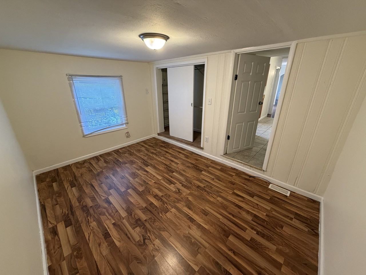 3209 Dix Ave - Photo 5 of 9