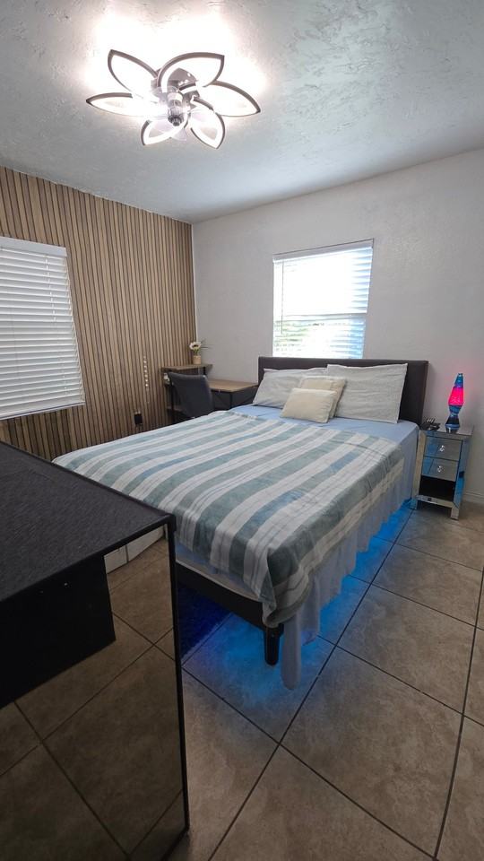 1085 Nwst #A - Photo 3 of 8