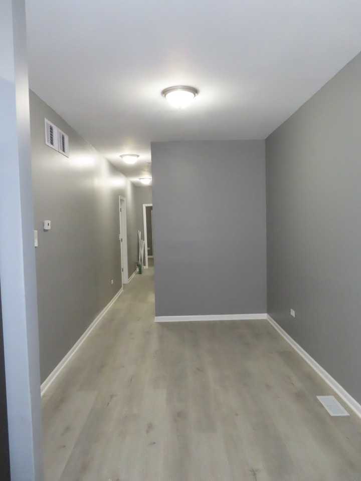 951 W 51st St #1 - Photo 4 of 13