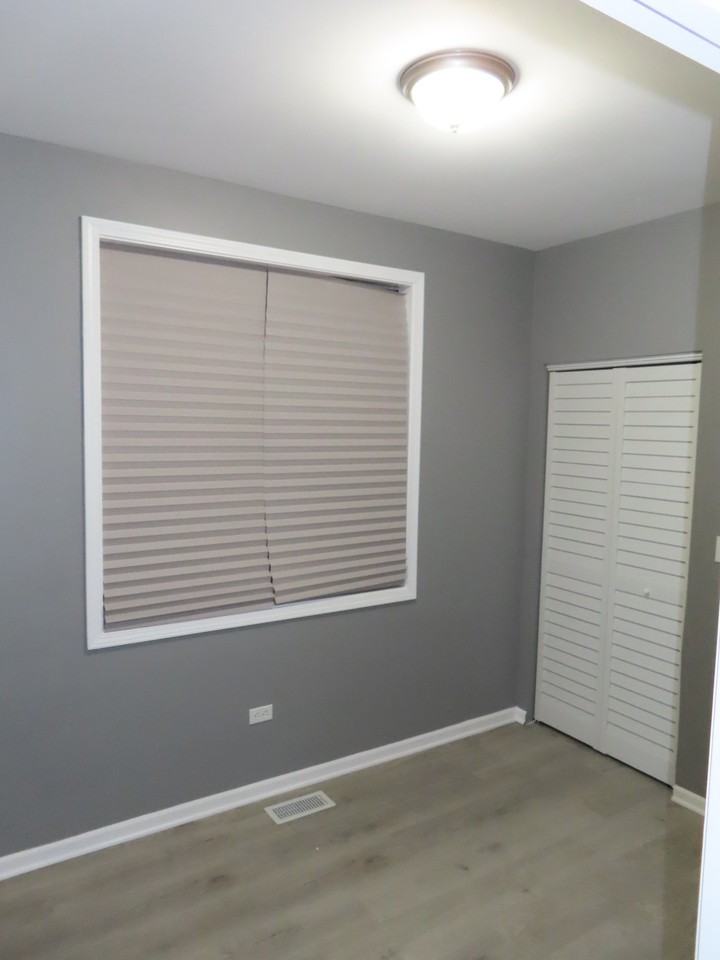 951 W 51st St #1 - Photo 5 of 13