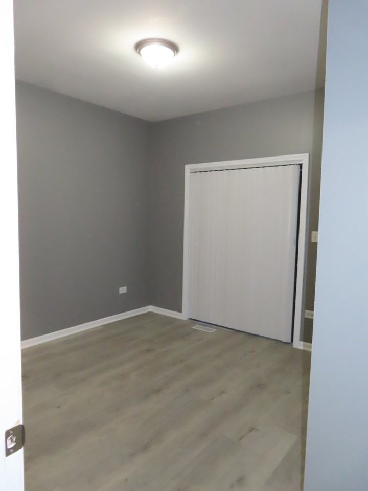 951 W 51st St #1 - Photo 7 of 13