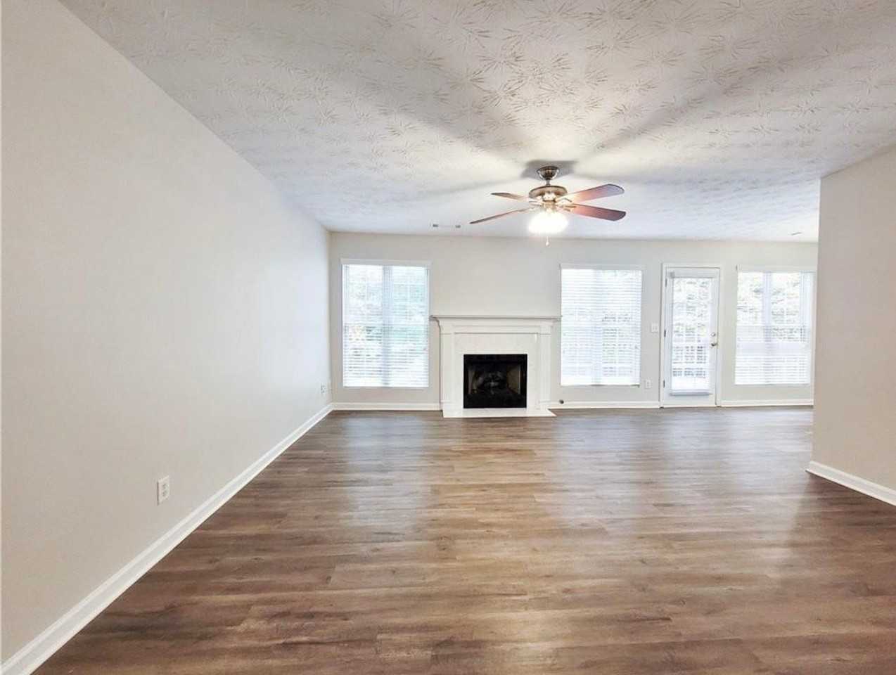 3035 Arden Ridge Dr - Photo 2 of 10