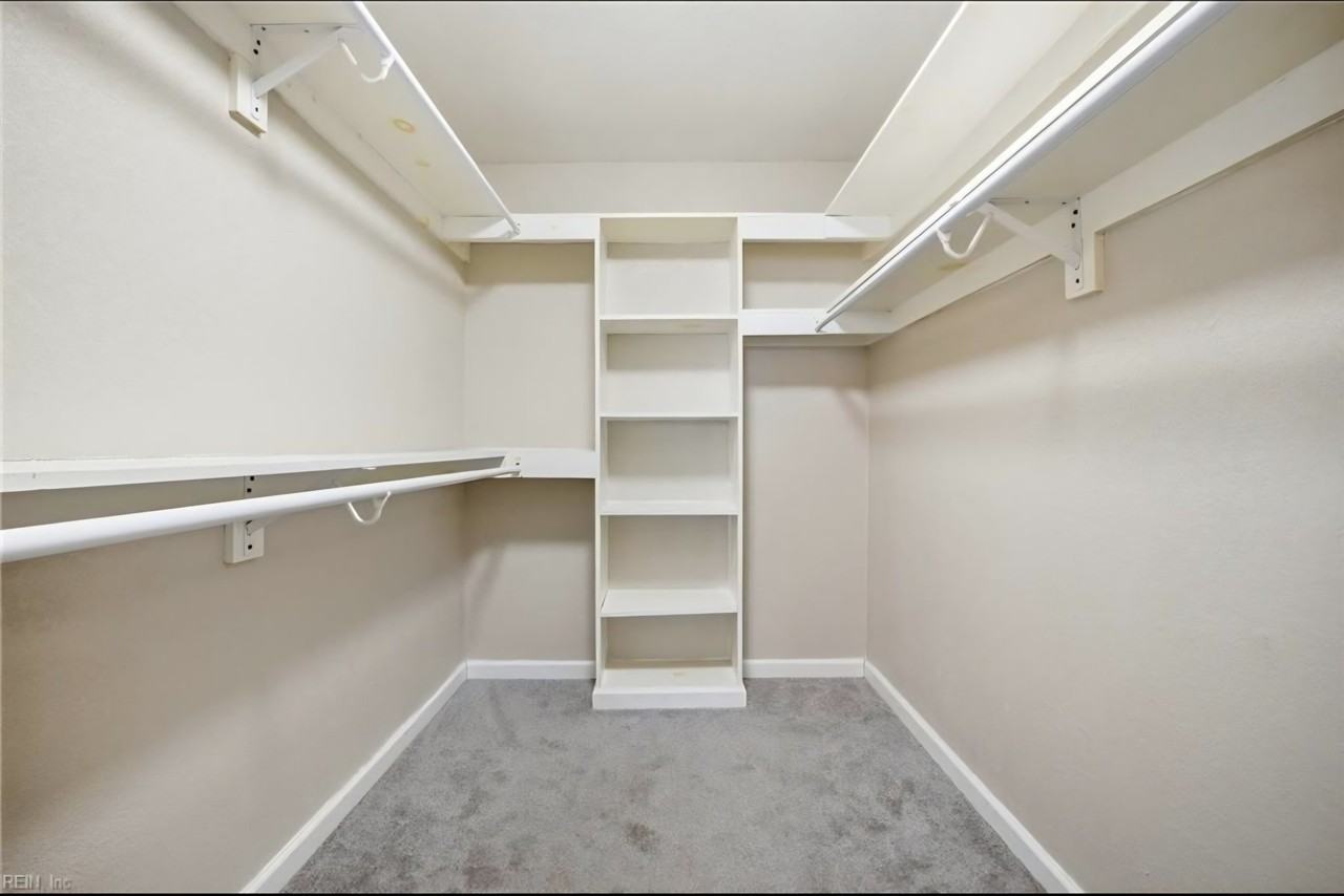 513 Peak Ct - Photo 2 of 20