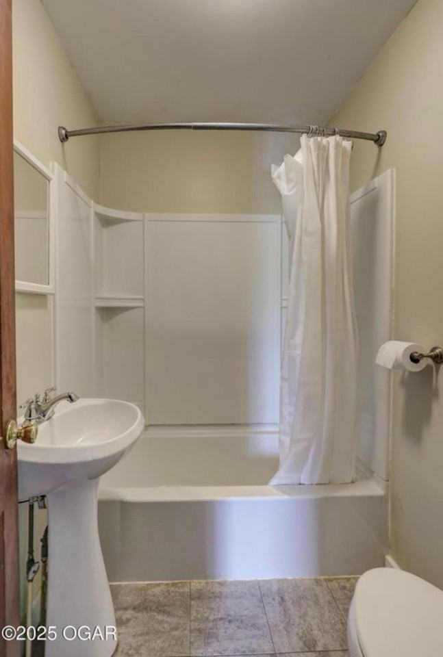 1617 Garfield Ave - Photo 5 of 12