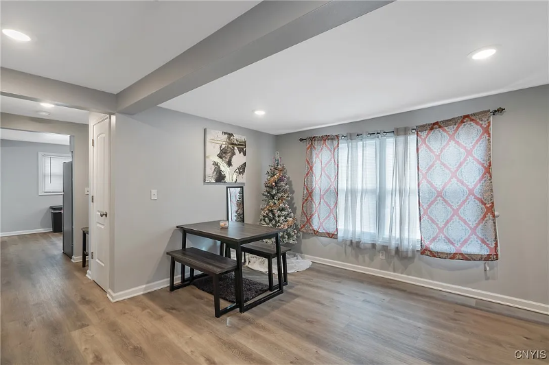 1012 Willis Ave - Photo 2 of 14