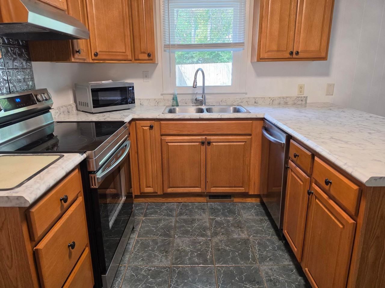 2701 Patrick Rd - Photo 7 of 19