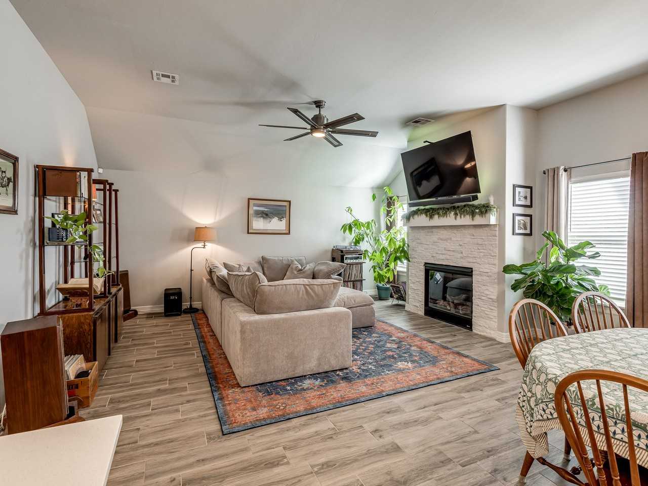 9209 Anaum Ln - Photo 2 of 20