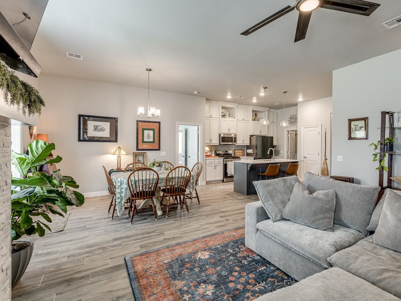 9209 Anaum Ln - Photo 4 of 20