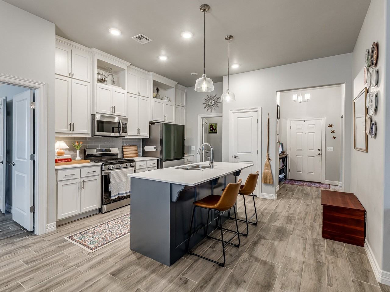 9209 Anaum Ln - Photo 6 of 20