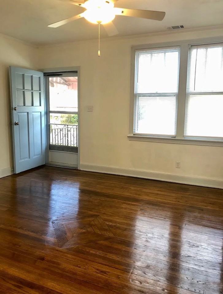 1109 W 41st St - Photo 6 of 10