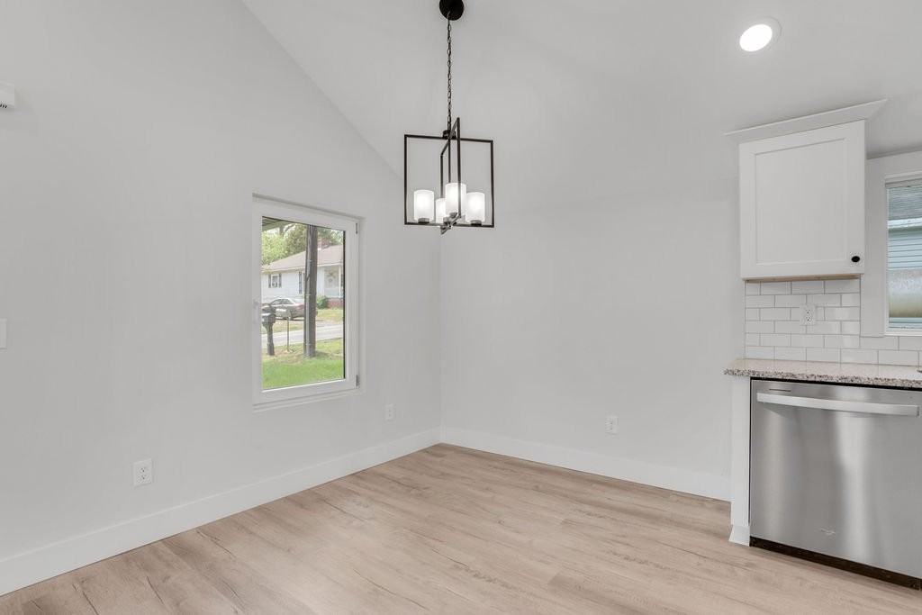 1128 Rosehill Dr - Photo 7 of 17