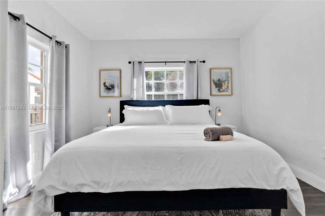 2315 Southwest 17th Street - Photo 6 of 26