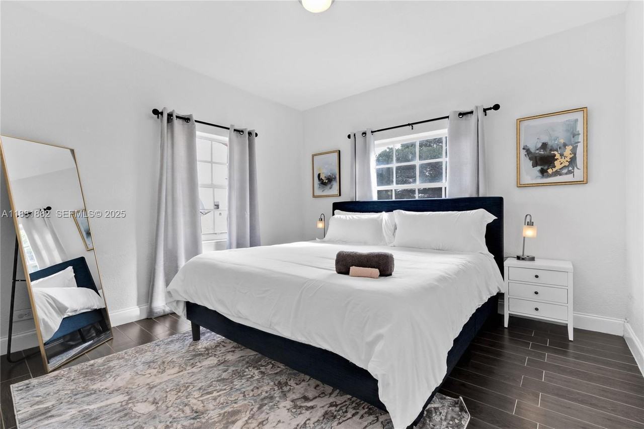 2315 Southwest 17th Street - Photo 7 of 26