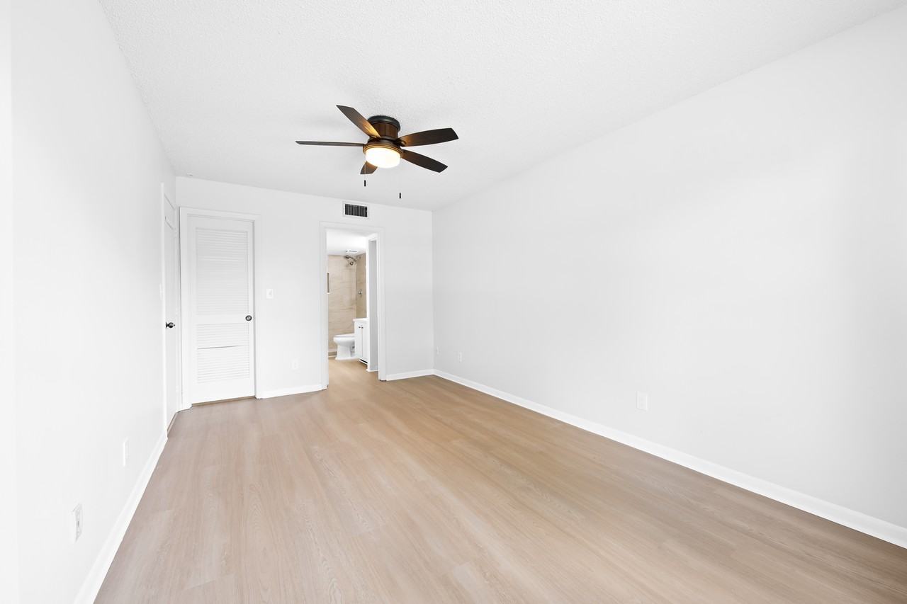 4276 Northwest 89th Avenue #205 - Photo 7 of 18