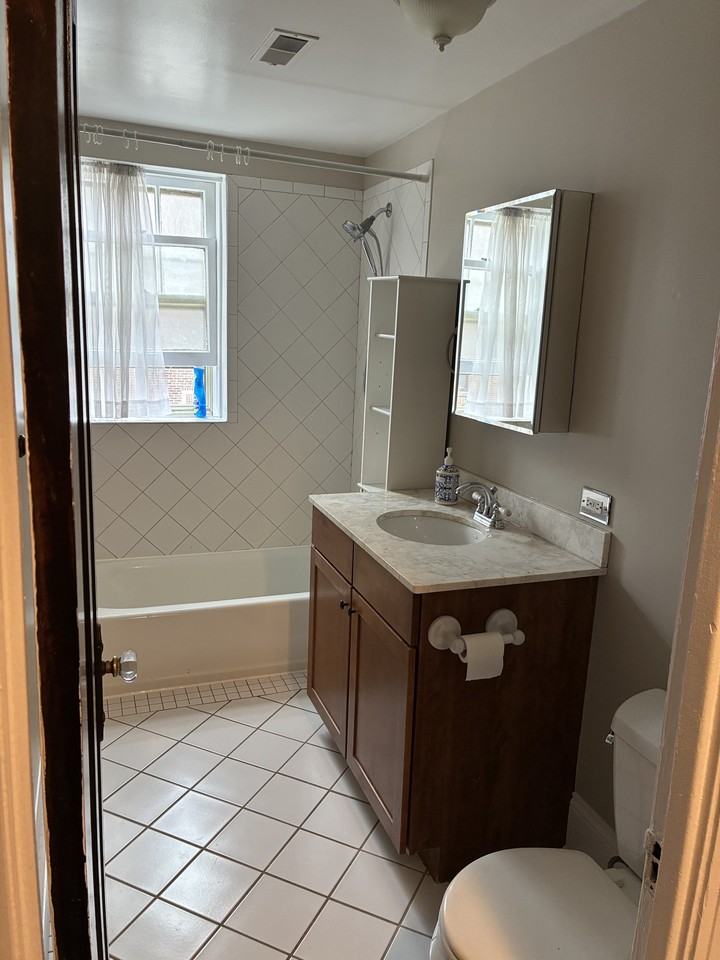 801 Erie Street #2 - Photo 5 of 12