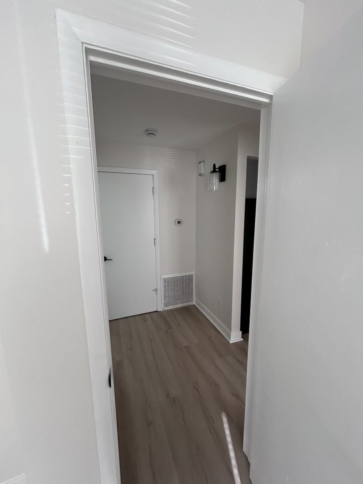 703 E 12th St #A - Photo 3 of 9