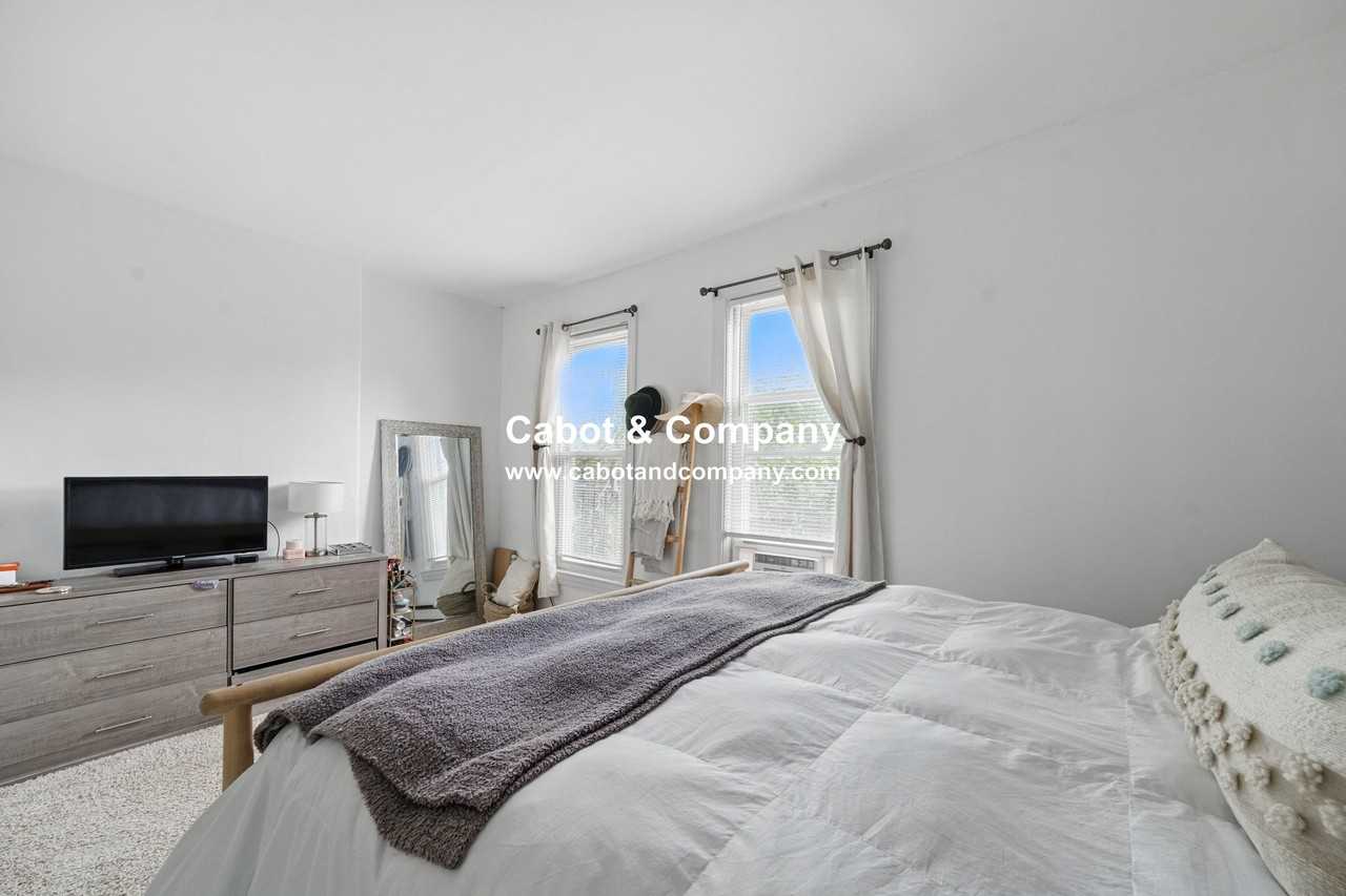 102 Appleton St #3A