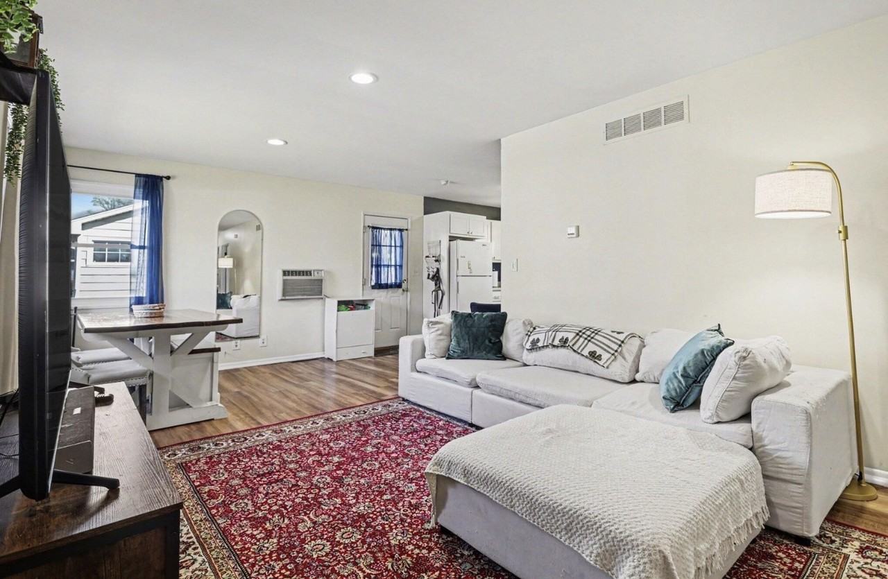 133 W Hughes St #NA - Photo 2 of 17