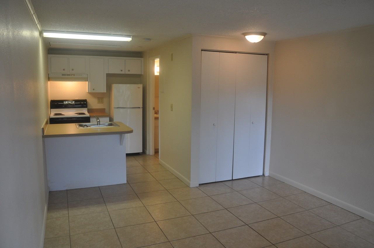 1285 Highway 17 N - Photo 2 of 4