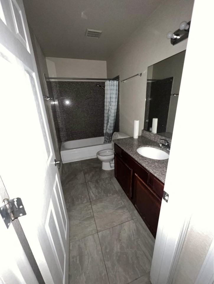 4450 Sandy River Dr #82 - Photo 2 of 5