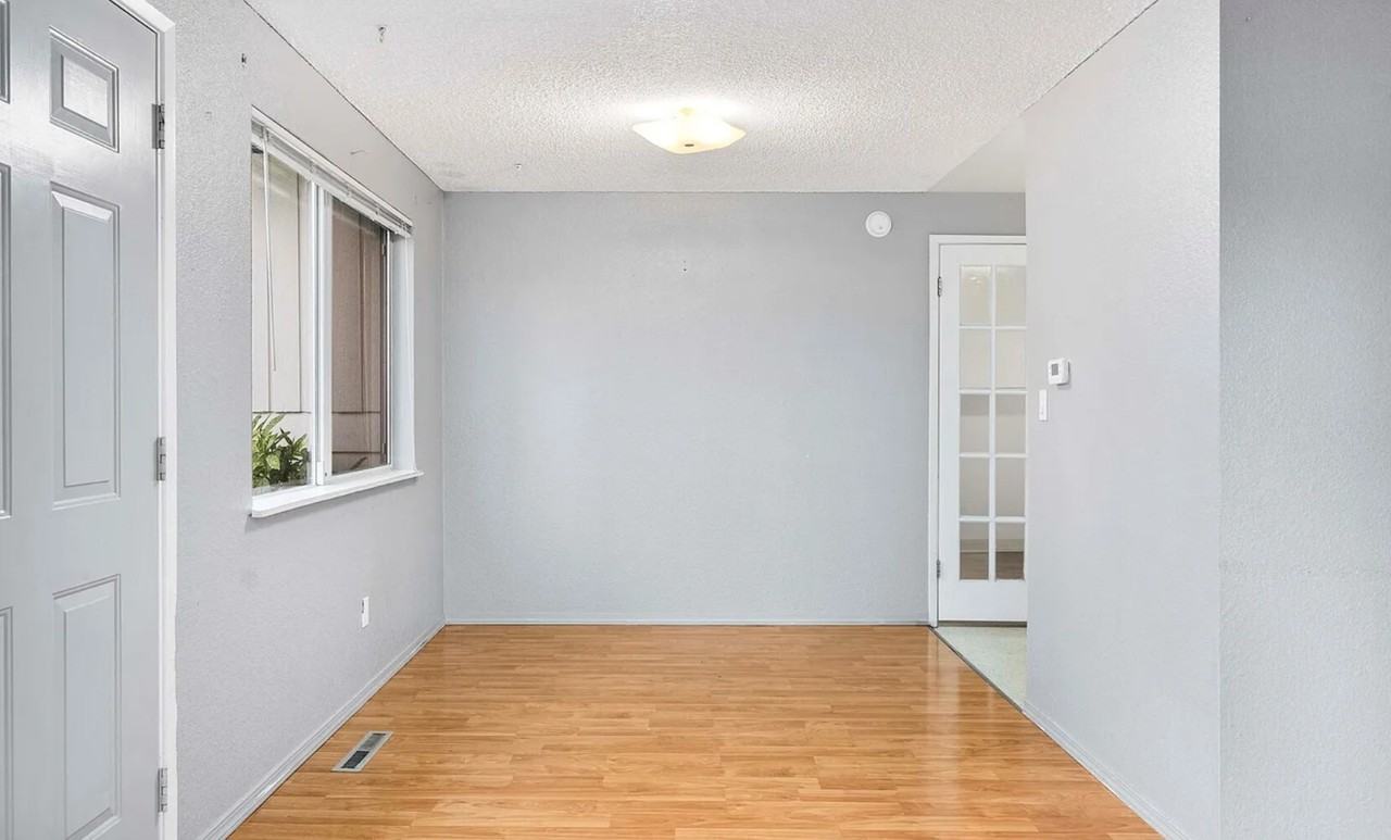 7436 S Pine St #NA - Photo 2 of 11