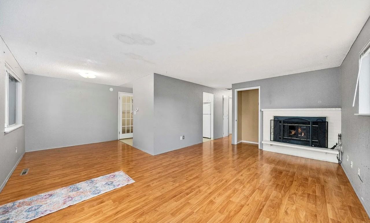 7436 S Pine St #NA - Photo 3 of 11