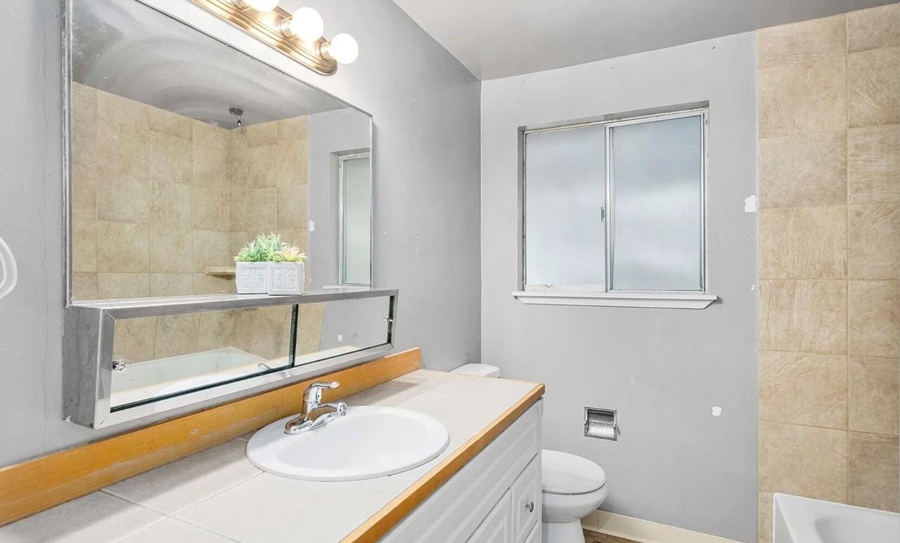 7436 S Pine St #NA - Photo 5 of 11