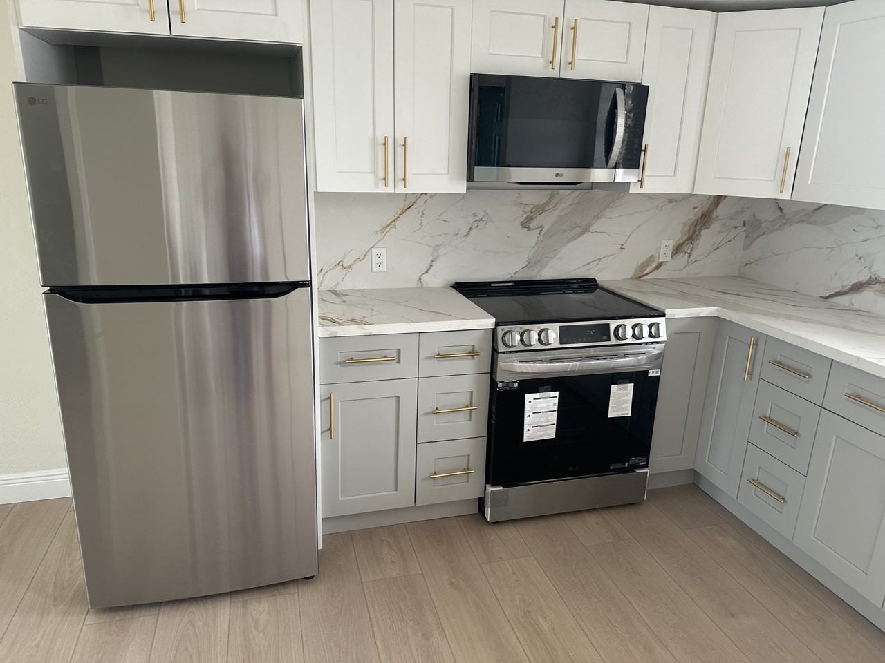 465 Swallow Dr #11 - Photo 3 of 36