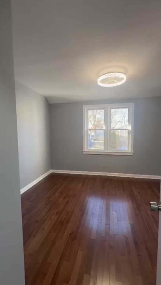 112 Wake St - Photo 2 of 10