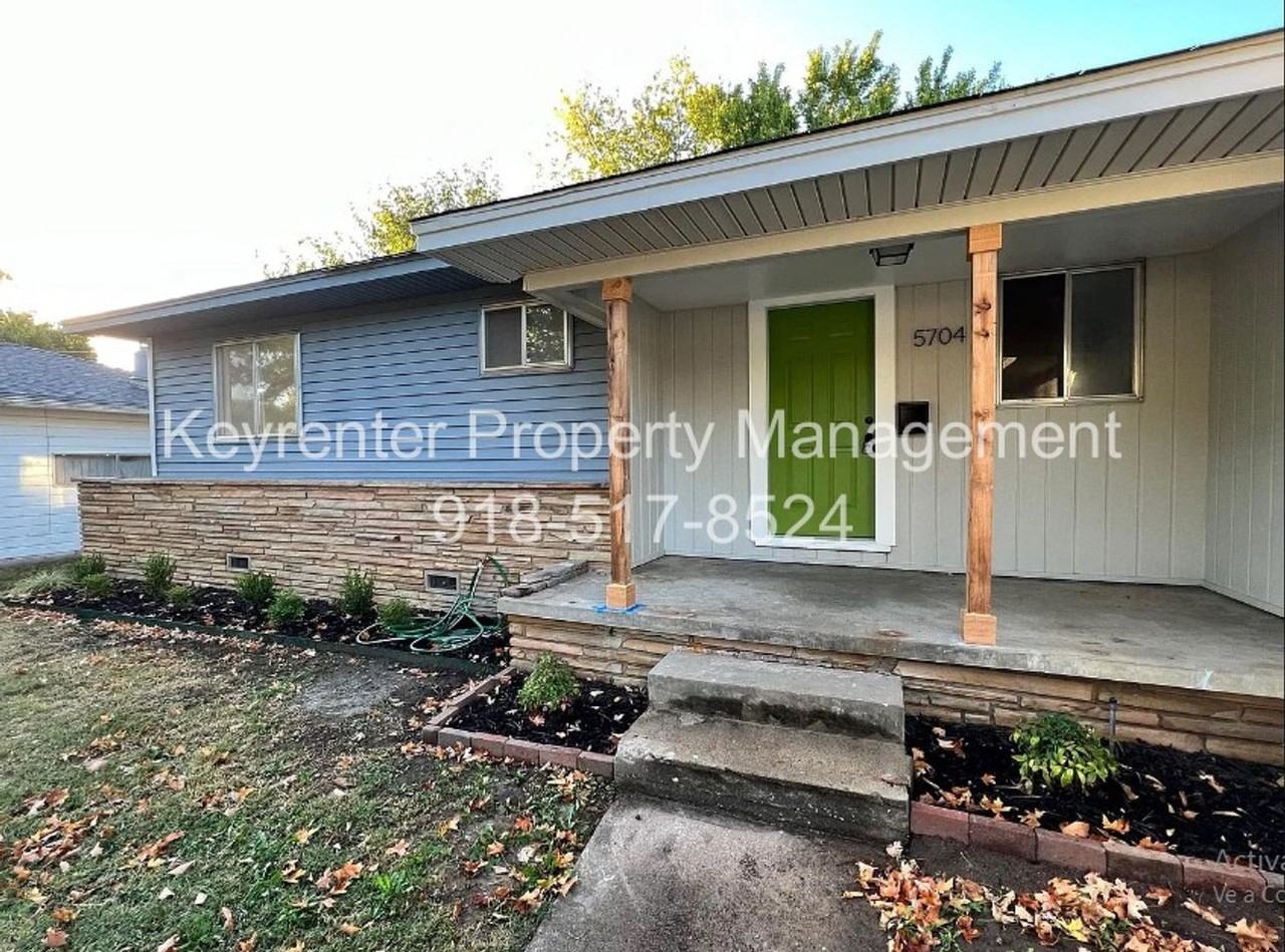 5704 E 30th Pl - Photo 3 of 14