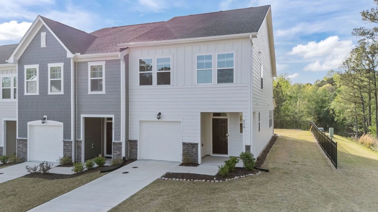 210 Lennox Spring Dr - Photo 4 of 50