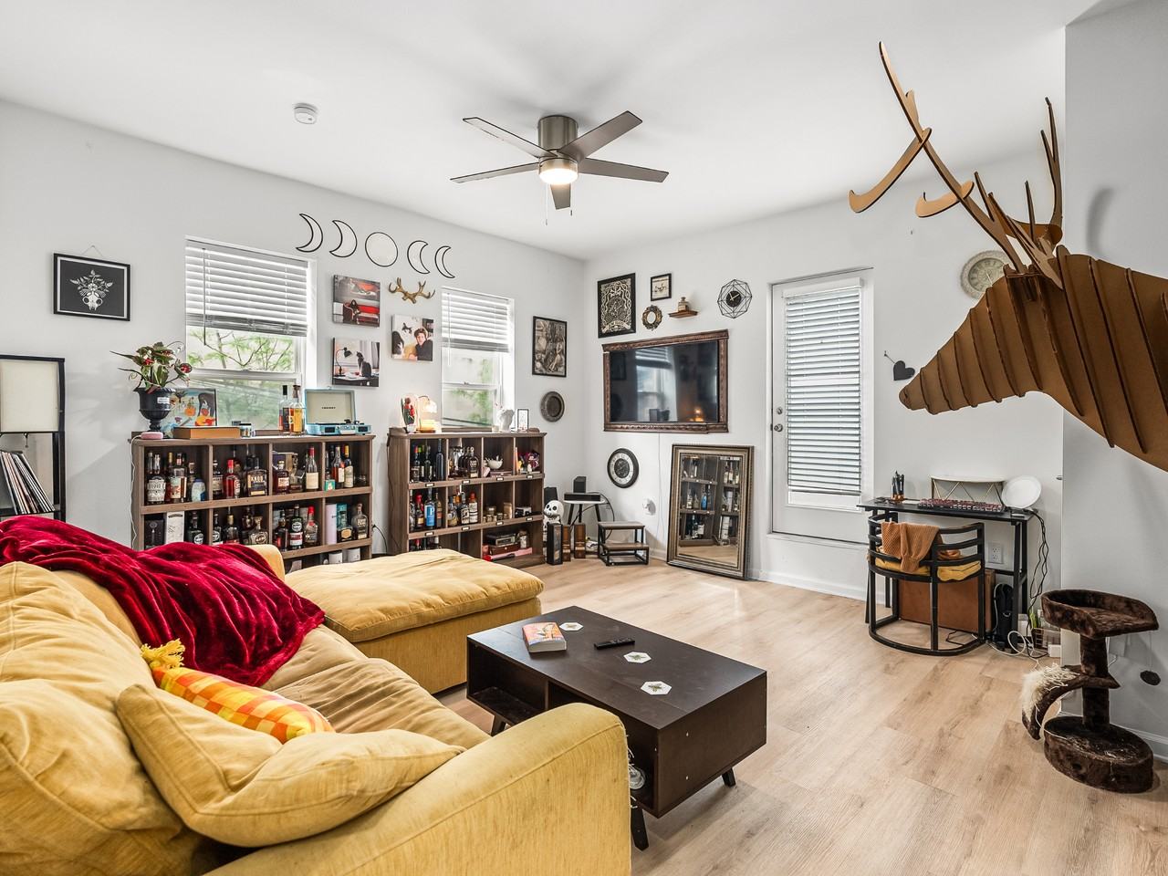 3401 Butler St #1R - Photo 2 of 20