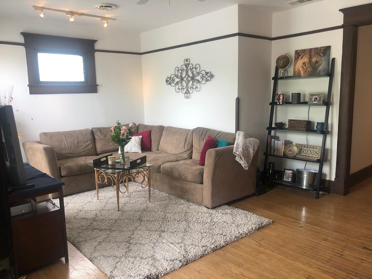 2126 N Talbott St #2 - Photo 2 of 47