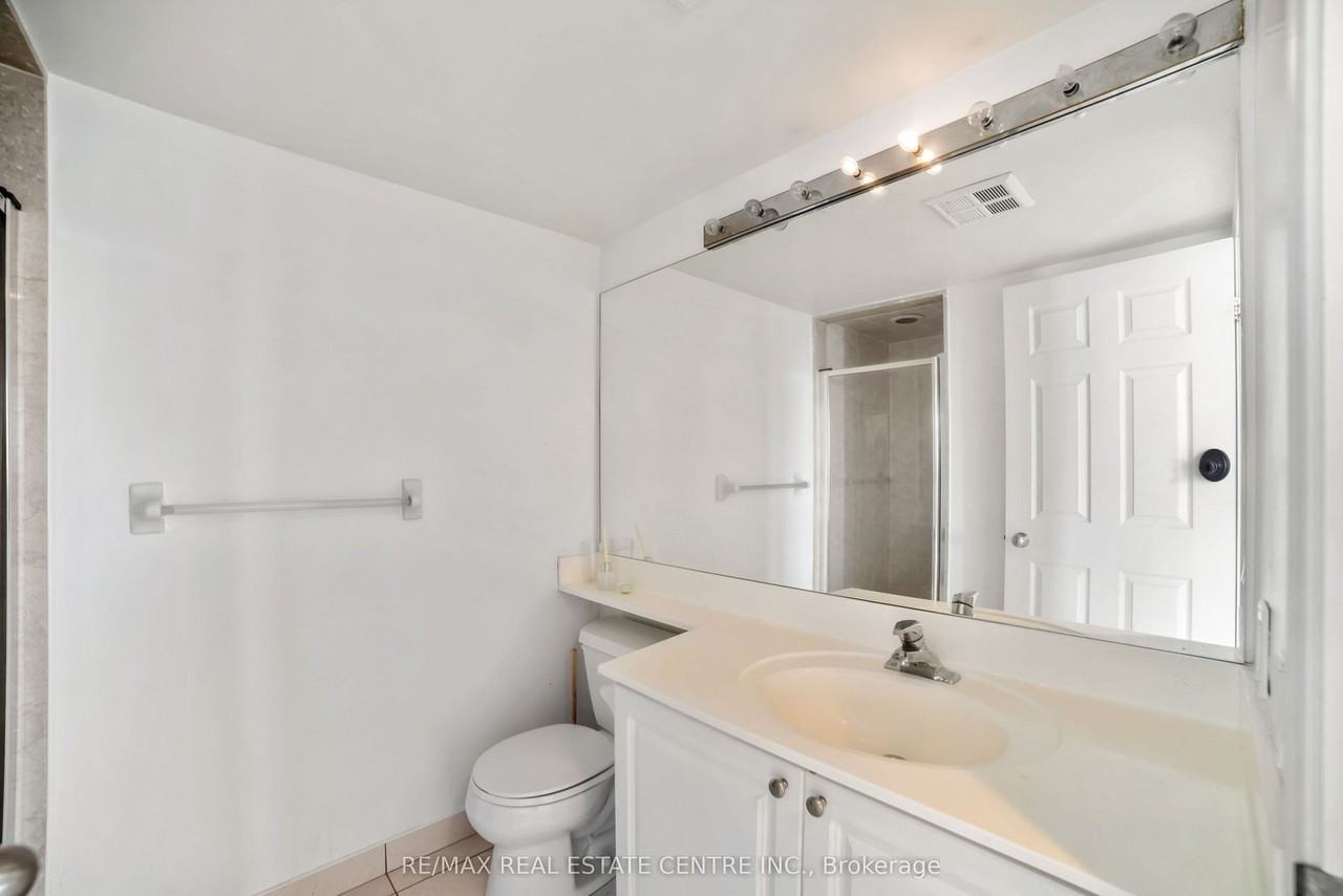 30 Harrison Garden Boulevard #1605 - Photo 5 of 15