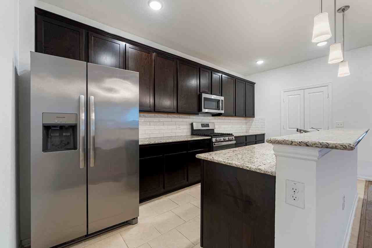 149 Biscayne Dr - Photo 6 of 21