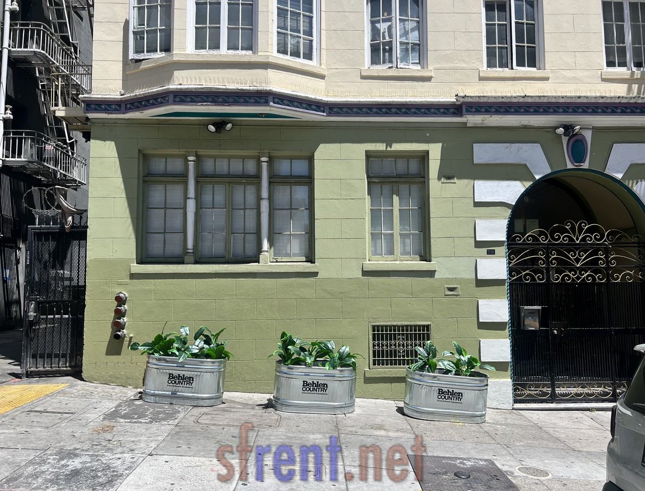 424 Jones St - Photo 2 of 6