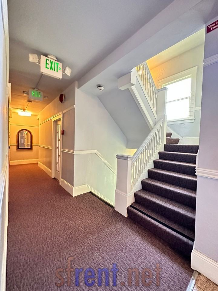 424 Jones St - Photo 3 of 6