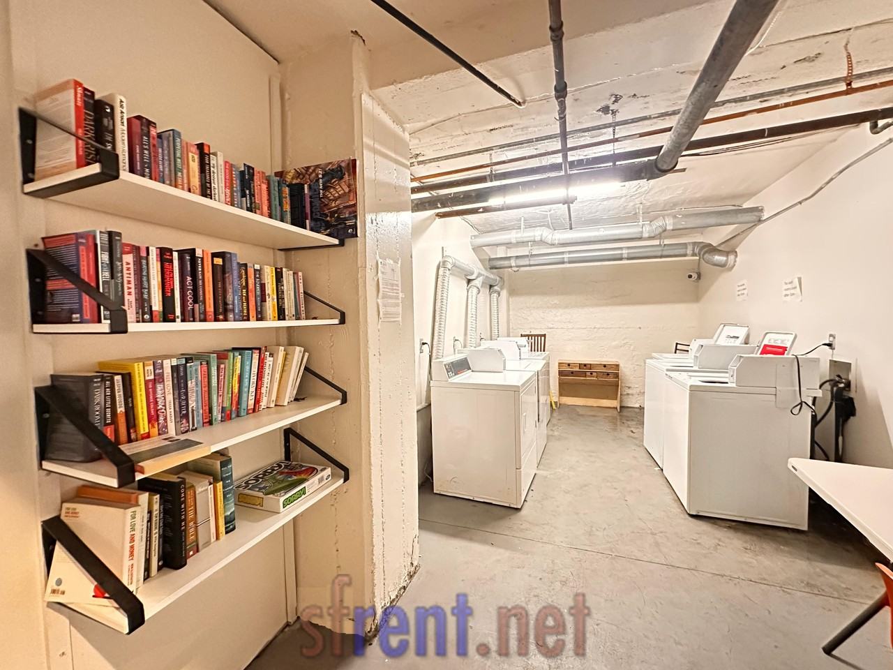 424 Jones St - Photo 4 of 6