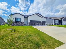 650 Nw Rosemont Dr - Photo 1 of 1