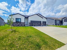 650 Nw Rosemont Dr - Photo 1 of 1