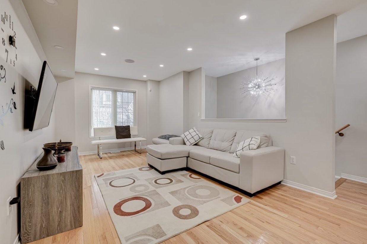 735 Sheppard Ave - Photo 3 of 18