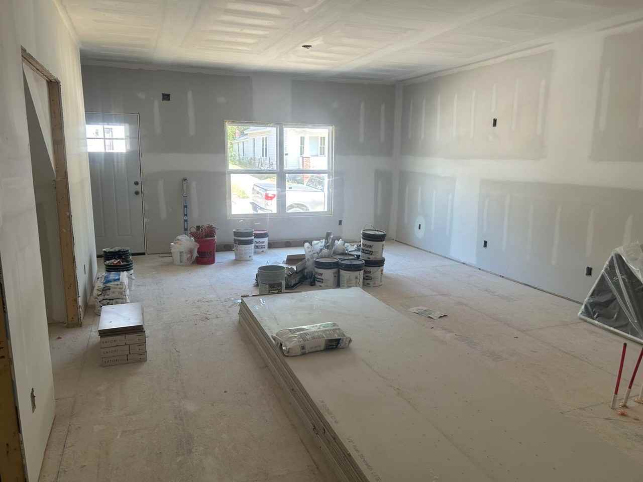 1311 Mcduffie Ave - Photo 5 of 25