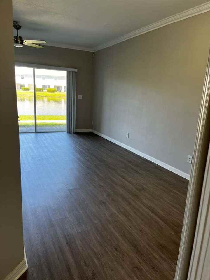 10739 Savannah Wood Dr - Photo 6 of 34