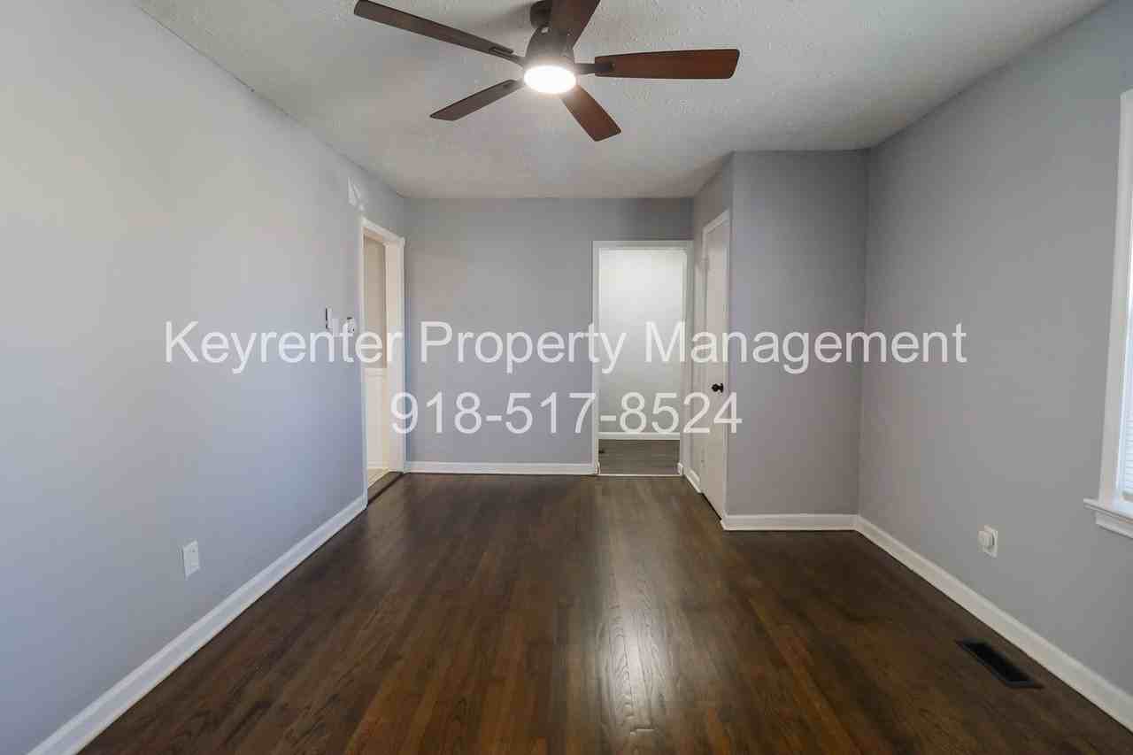 5330 W 2nd St - Photo 3 of 26