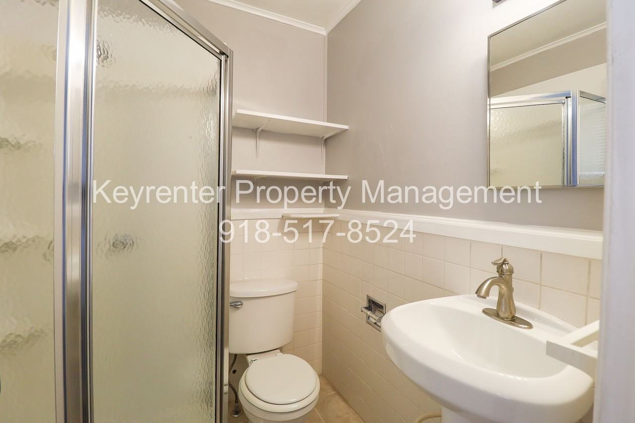 5330 W 2nd St - Photo 7 of 26