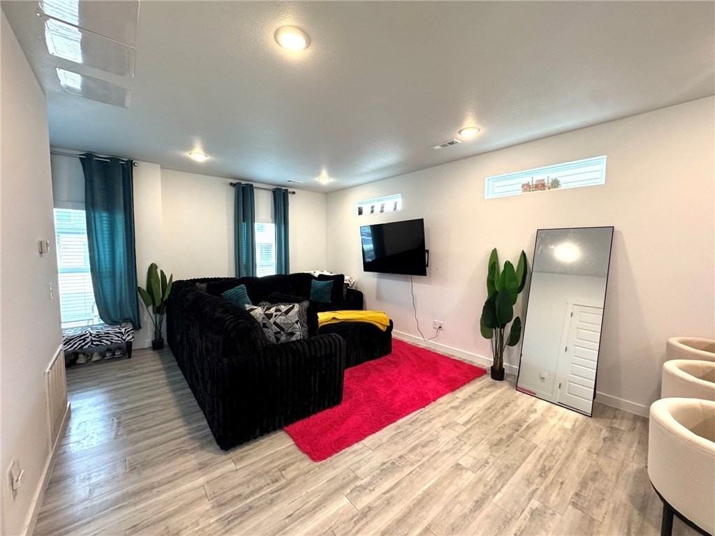 821 Massachusetts Ave - Photo 2 of 15