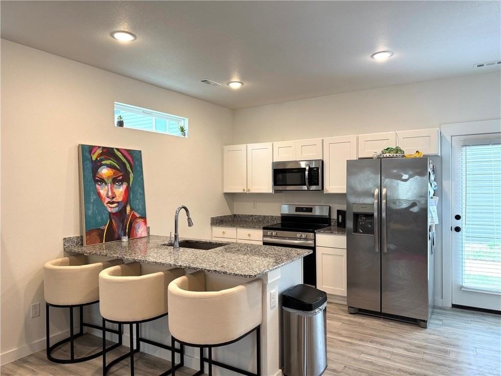 821 Massachusetts Ave - Photo 3 of 15