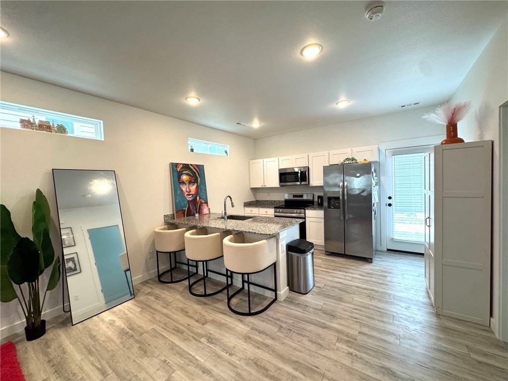 821 Massachusetts Ave - Photo 4 of 15