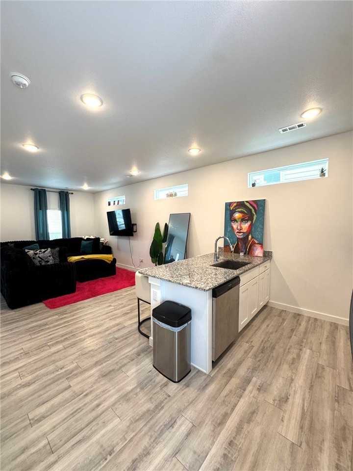 821 Massachusetts Ave - Photo 6 of 15